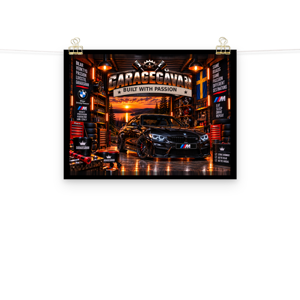 Midnight M – Bilposter | Garagegåvan